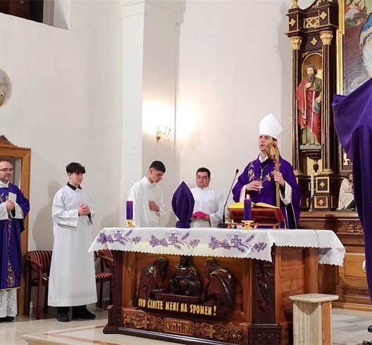 Biskup Kovač predvodio misno slavlje prigodom 81. obljetnice smrti biskupa Carevića